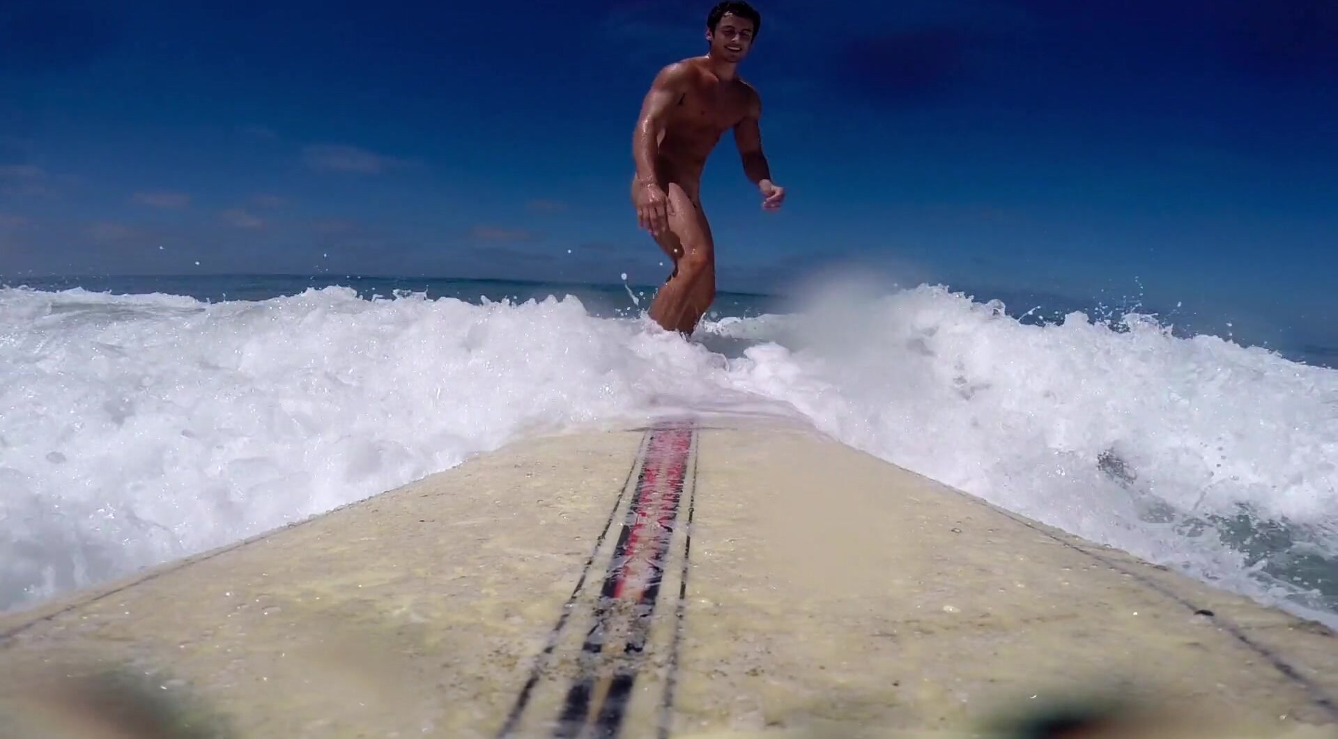 Nude surfing