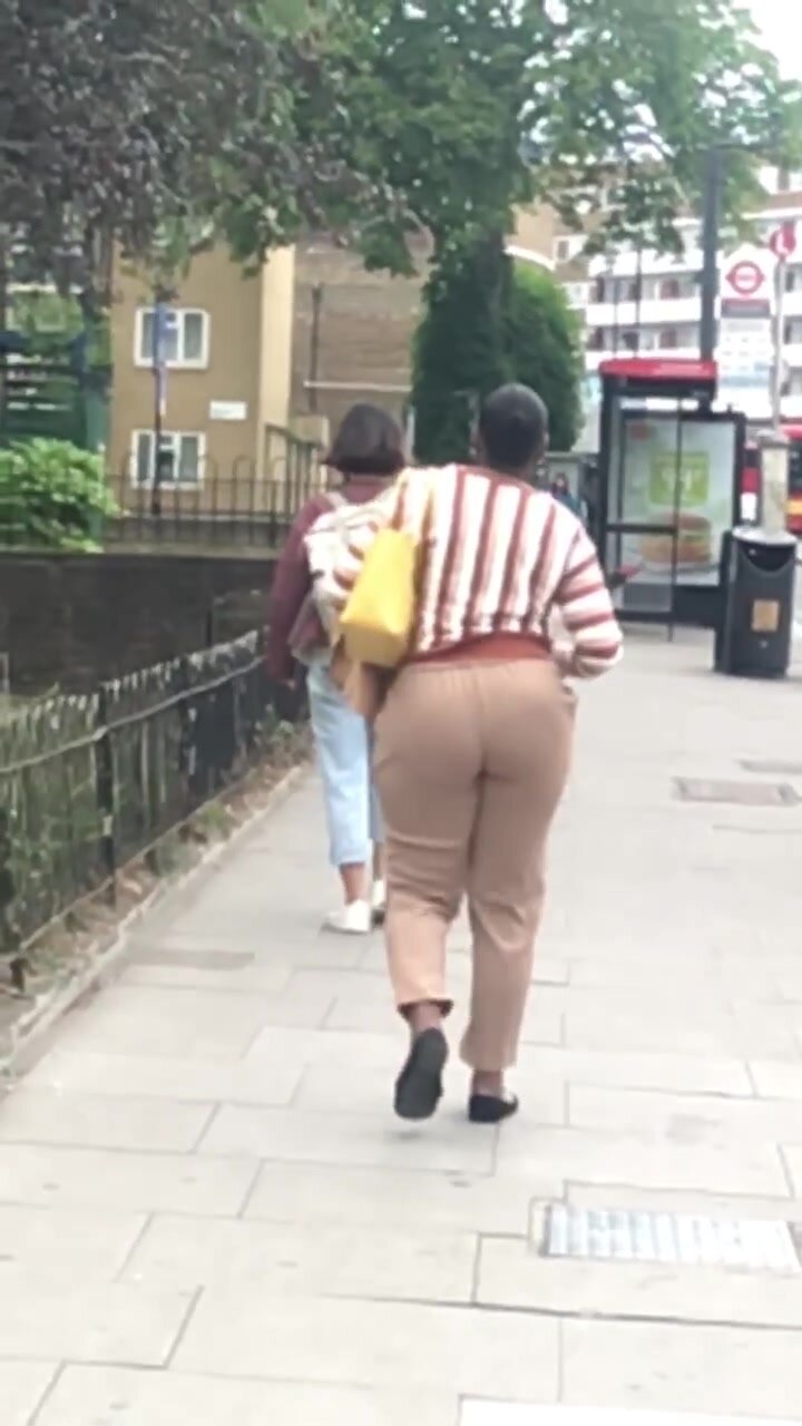 AFRICAN BOOTY IN THE STREET