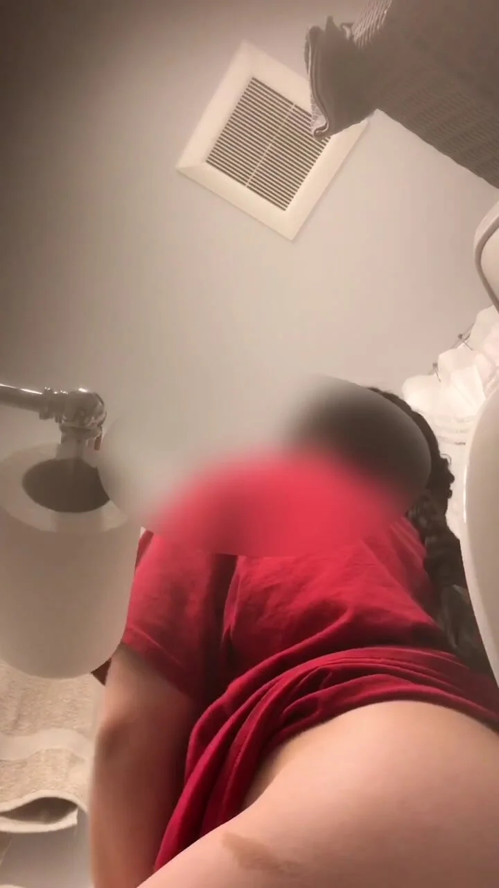 hidden cam my girlfriend peeing
