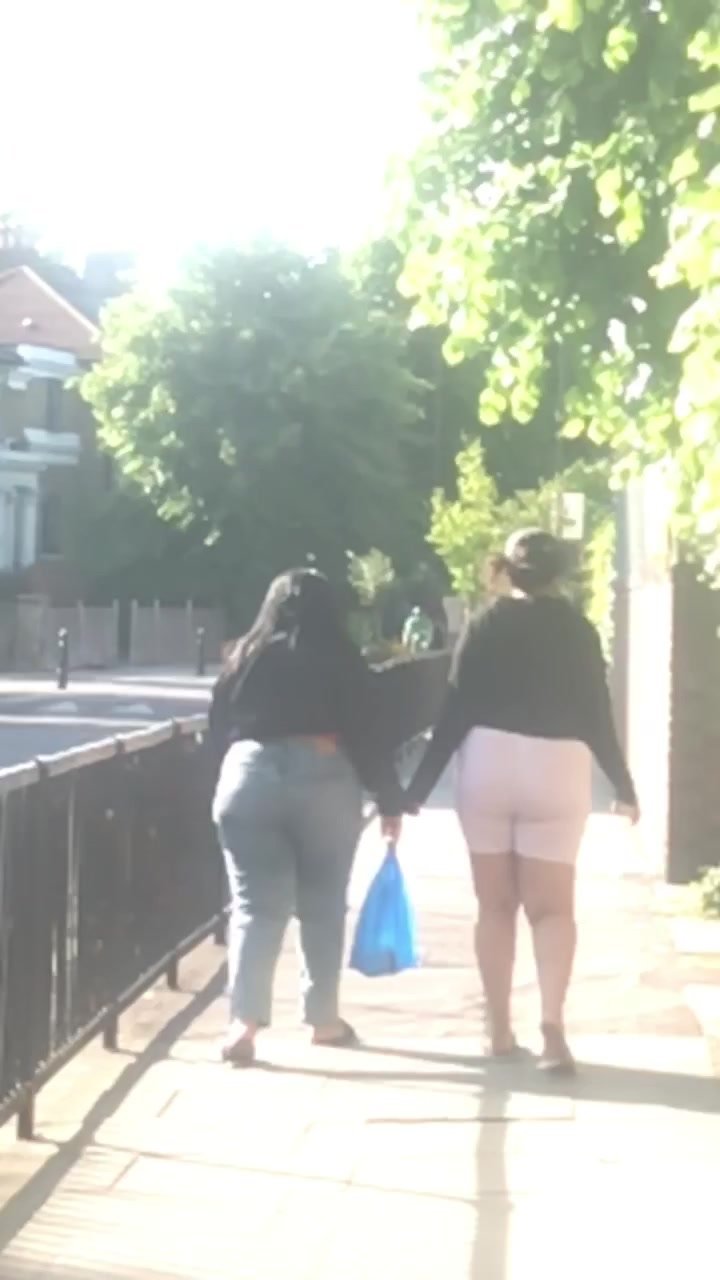 TWO BBW EBONY GIRLS WITH JIGGLY ASSES
