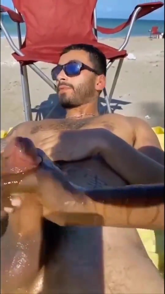 Cumming on the beach - video 2
