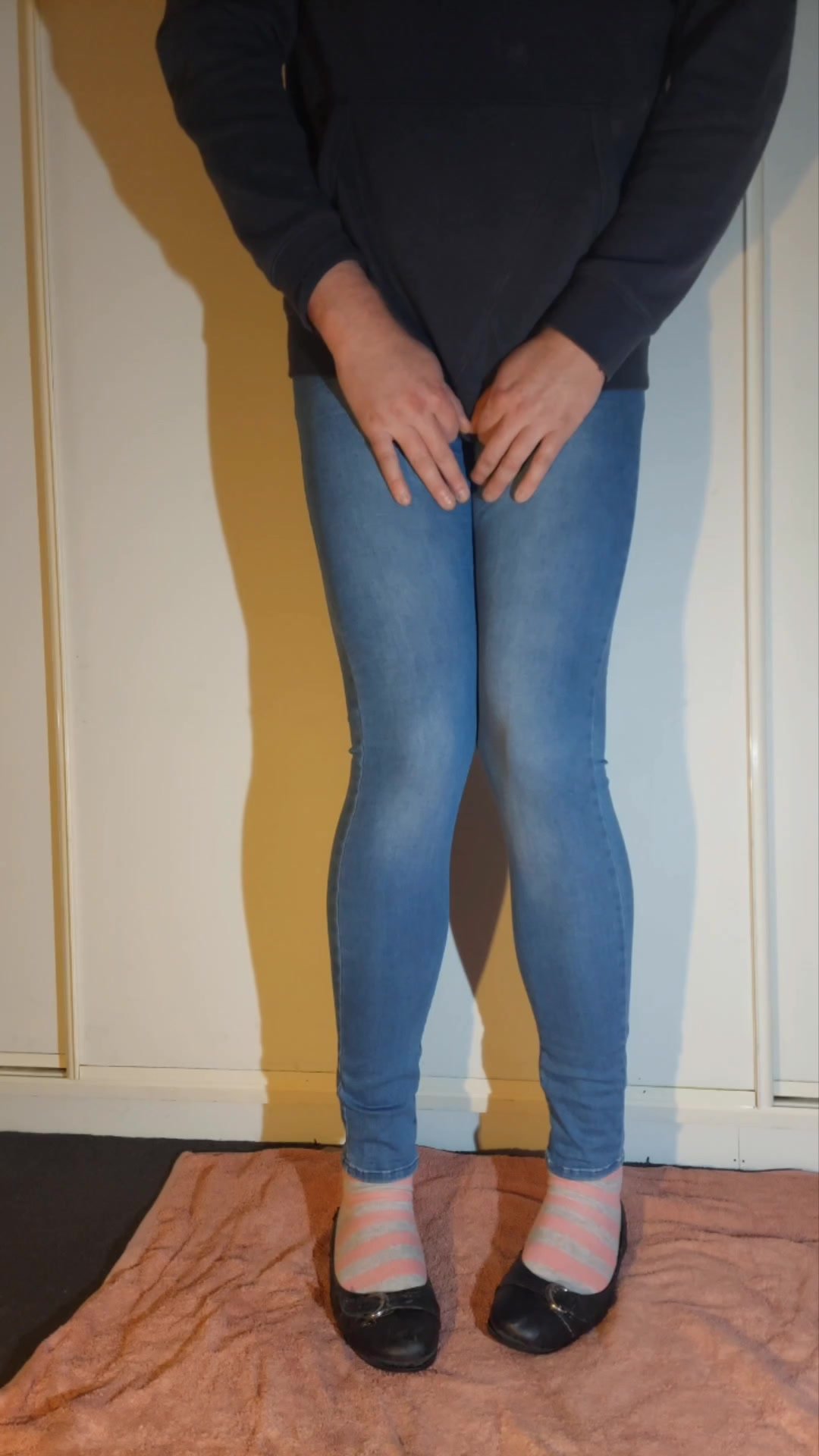 Crossdress jeans wetting & rewettings