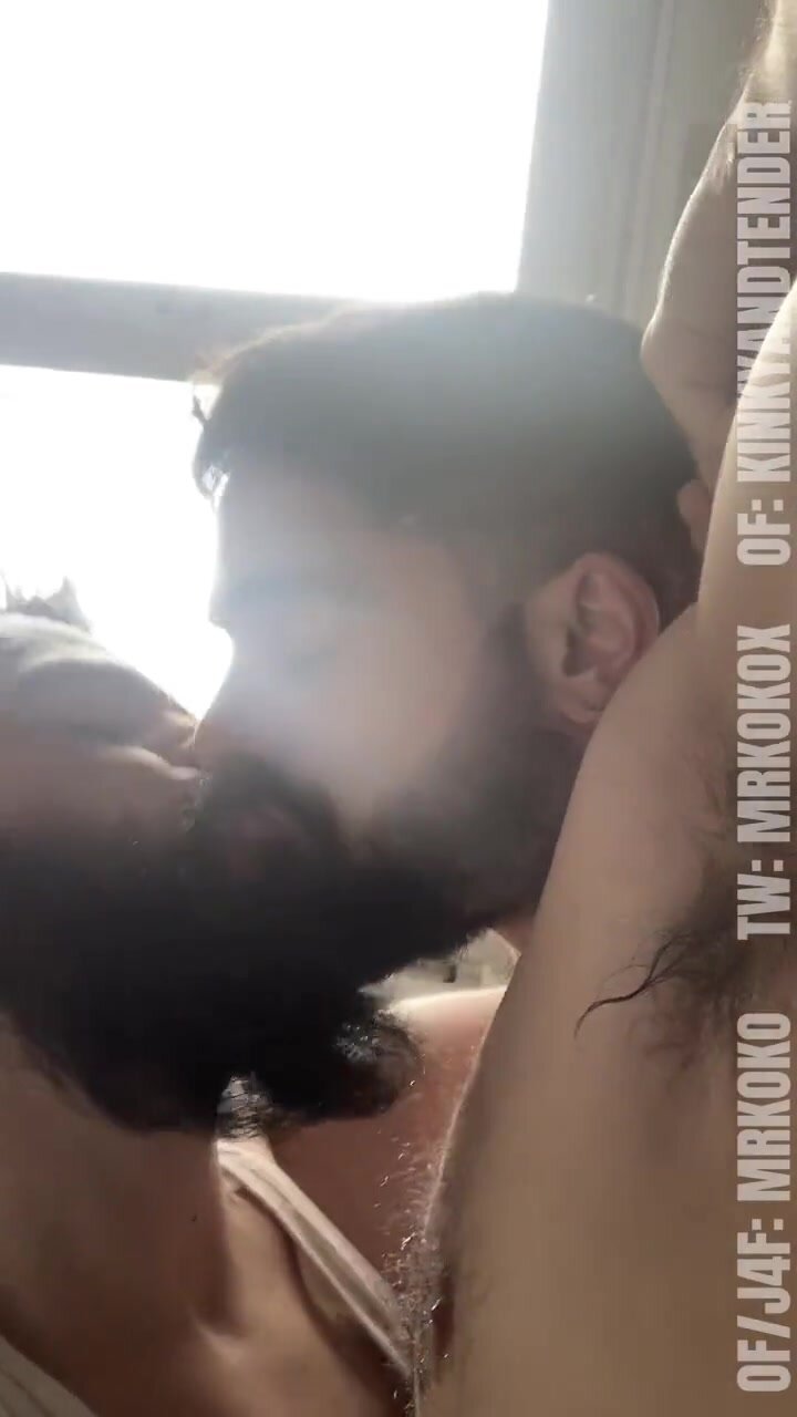 Licking hairy armpit - video 4