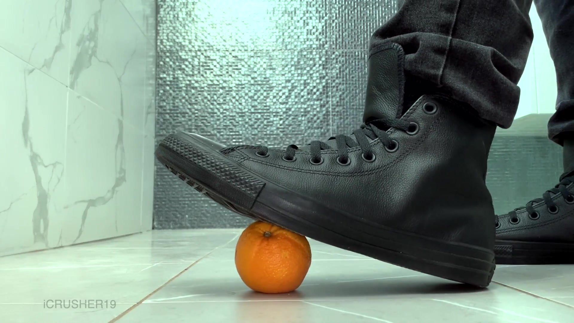 Leather Converse crush oranges