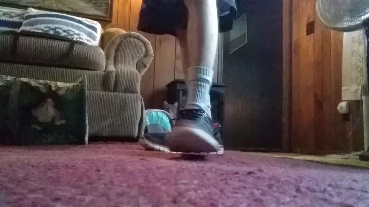 Sneaker stomp - video 2