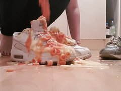 Bitch messed up her Nike Air Max barefeet