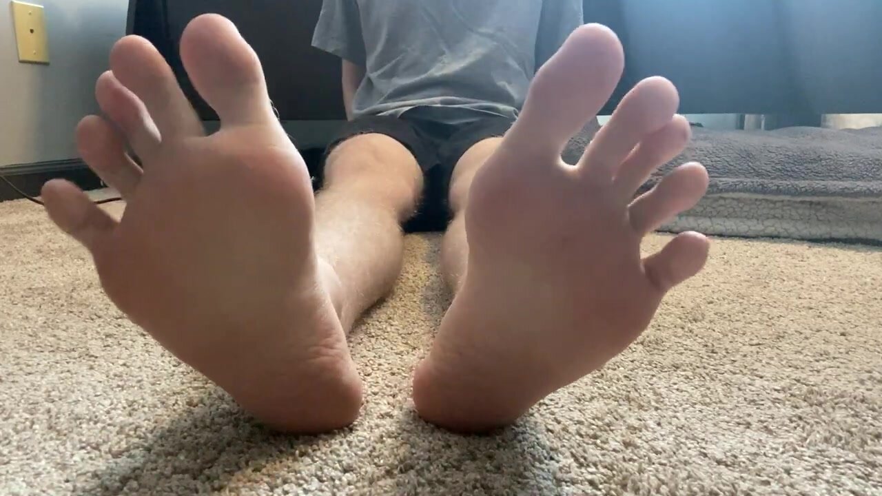 Guys Huge Sexy Feet and Toes