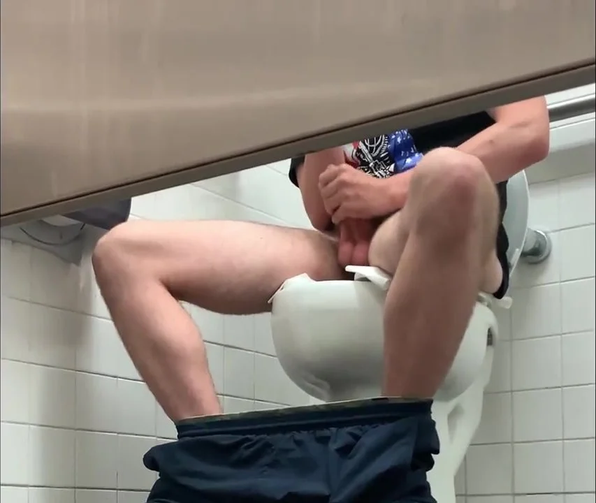 SPY videos: TOILET SPYCAM - VIDEO 18 - ThisVid.com