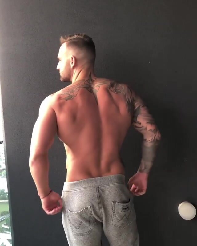 Stud smacking his own ass