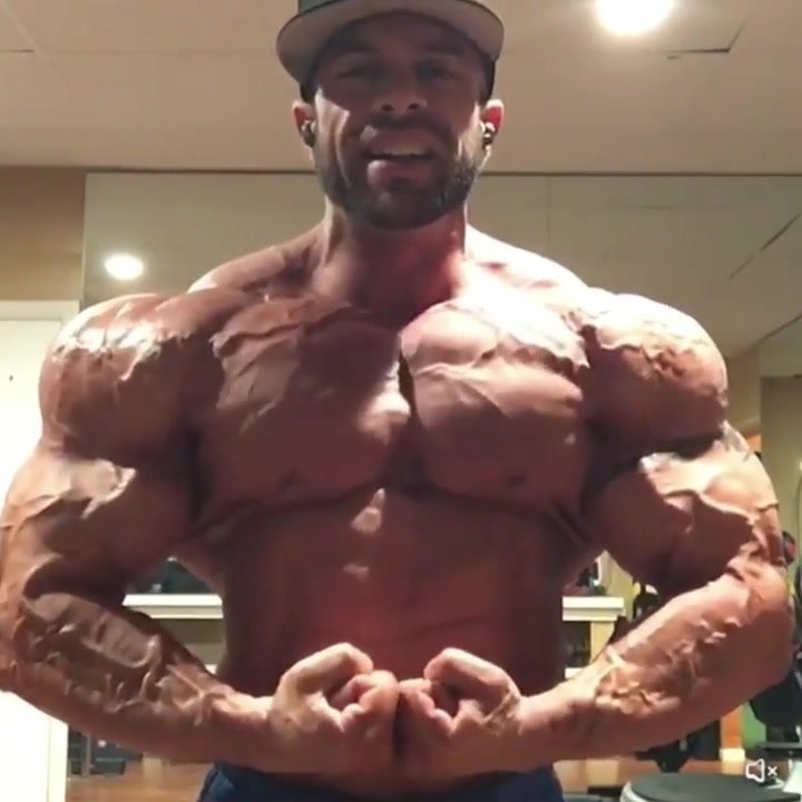 Huge Bodybuilder with massive veins