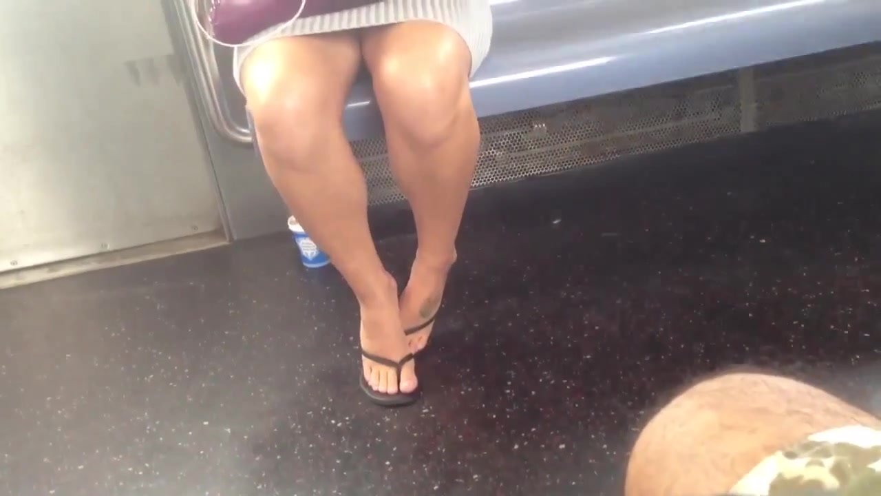 Sexy candid legs and feet on the train