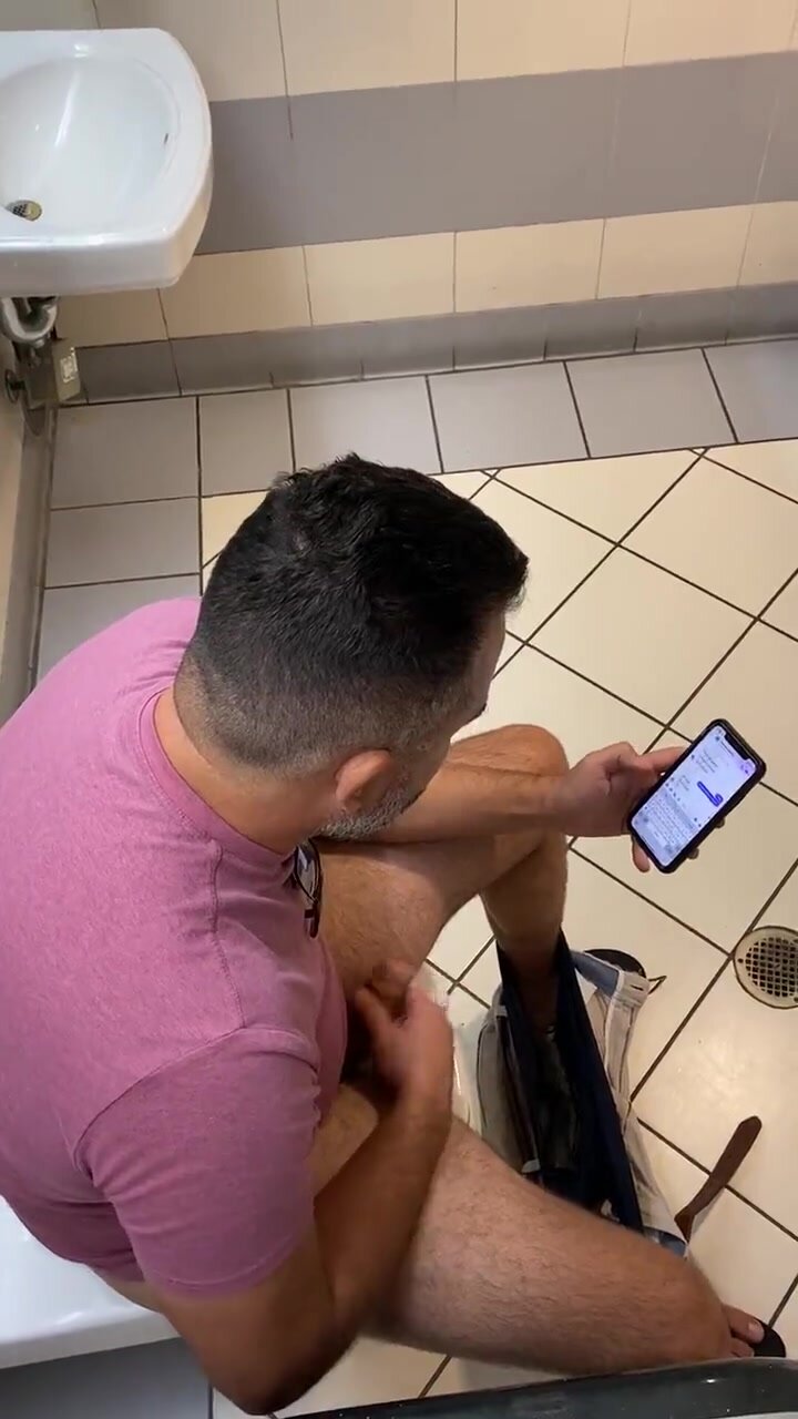 Daddy Toilet Jacking Off 28