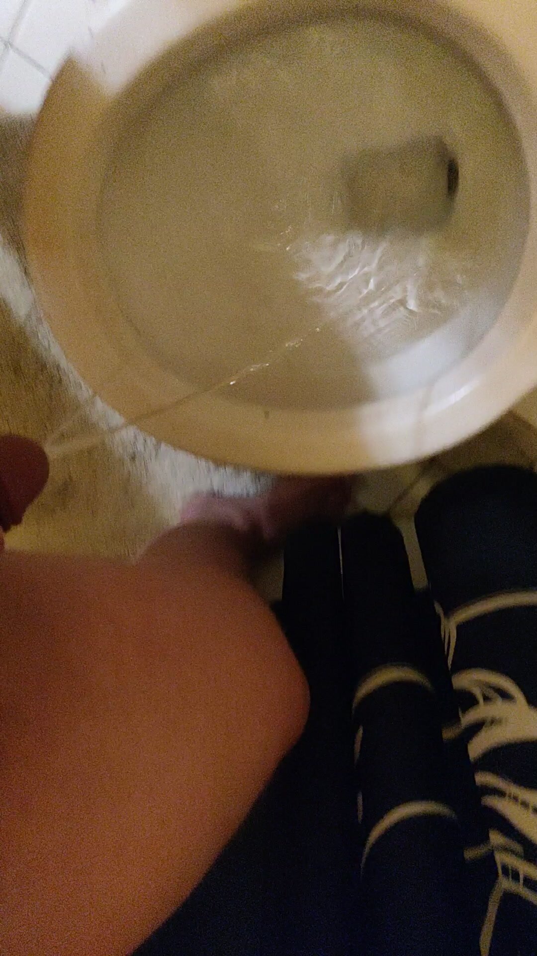 Me pissing - video 40