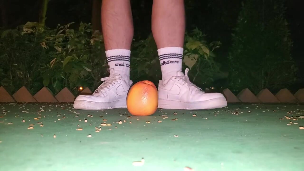 Nike Sneakers Stomping Grapefruit