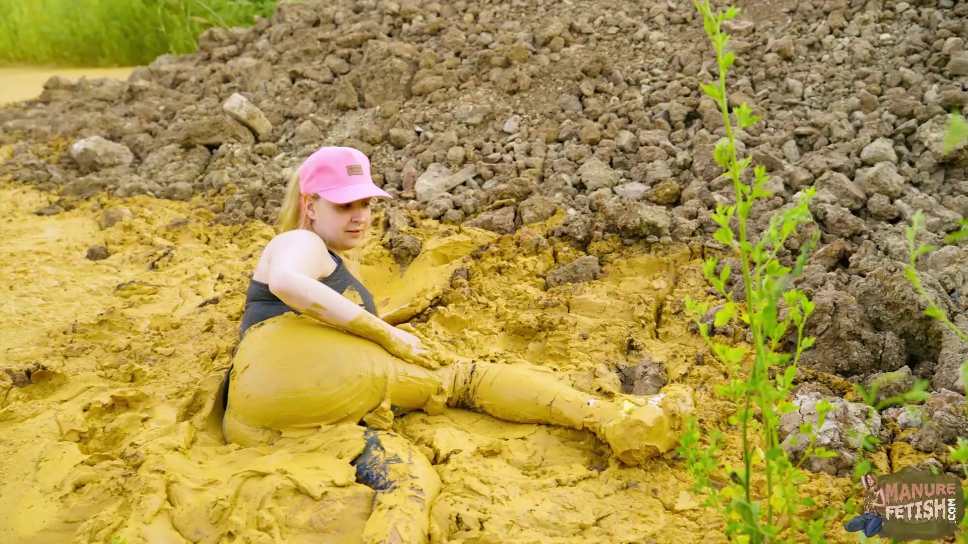 Orgasm in mud and manure