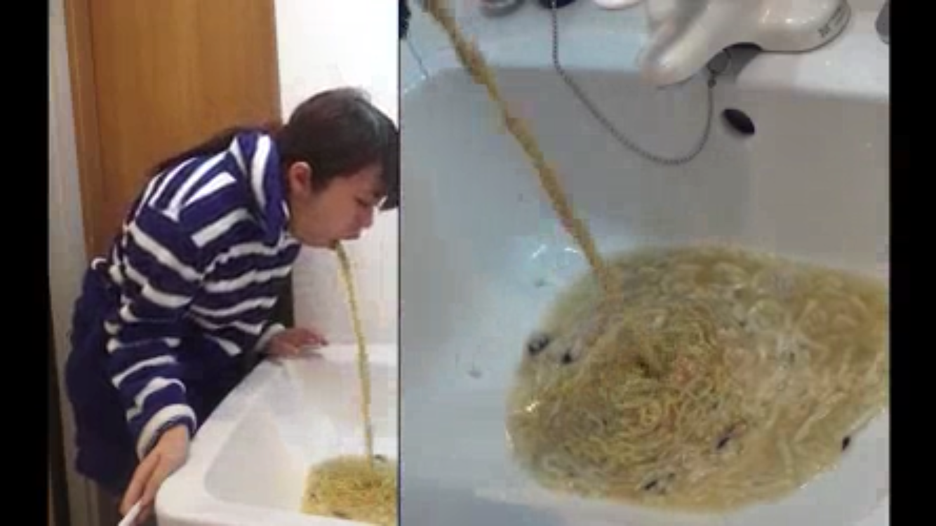 Japanese girls vomit - video 4