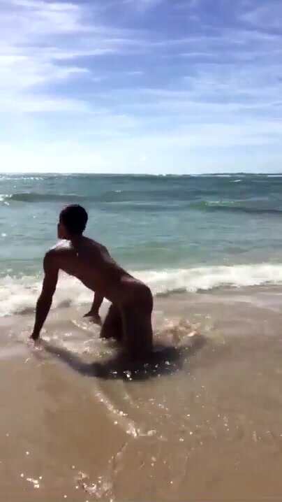 Beach boner - video 6