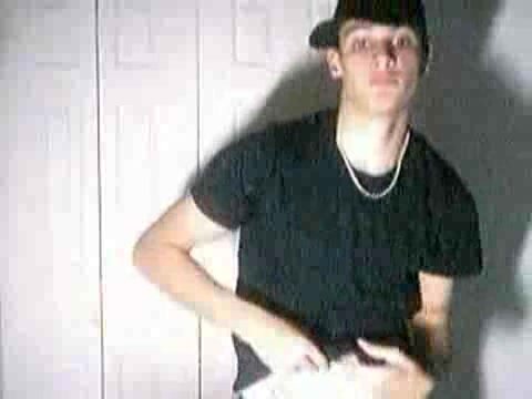 FIT TWINK SEXY STRIPTEASE FULL BIG DICK