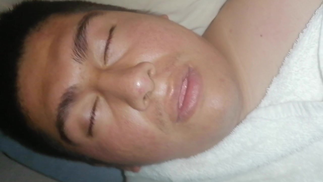 Chequeo ocular a niño borrachin
