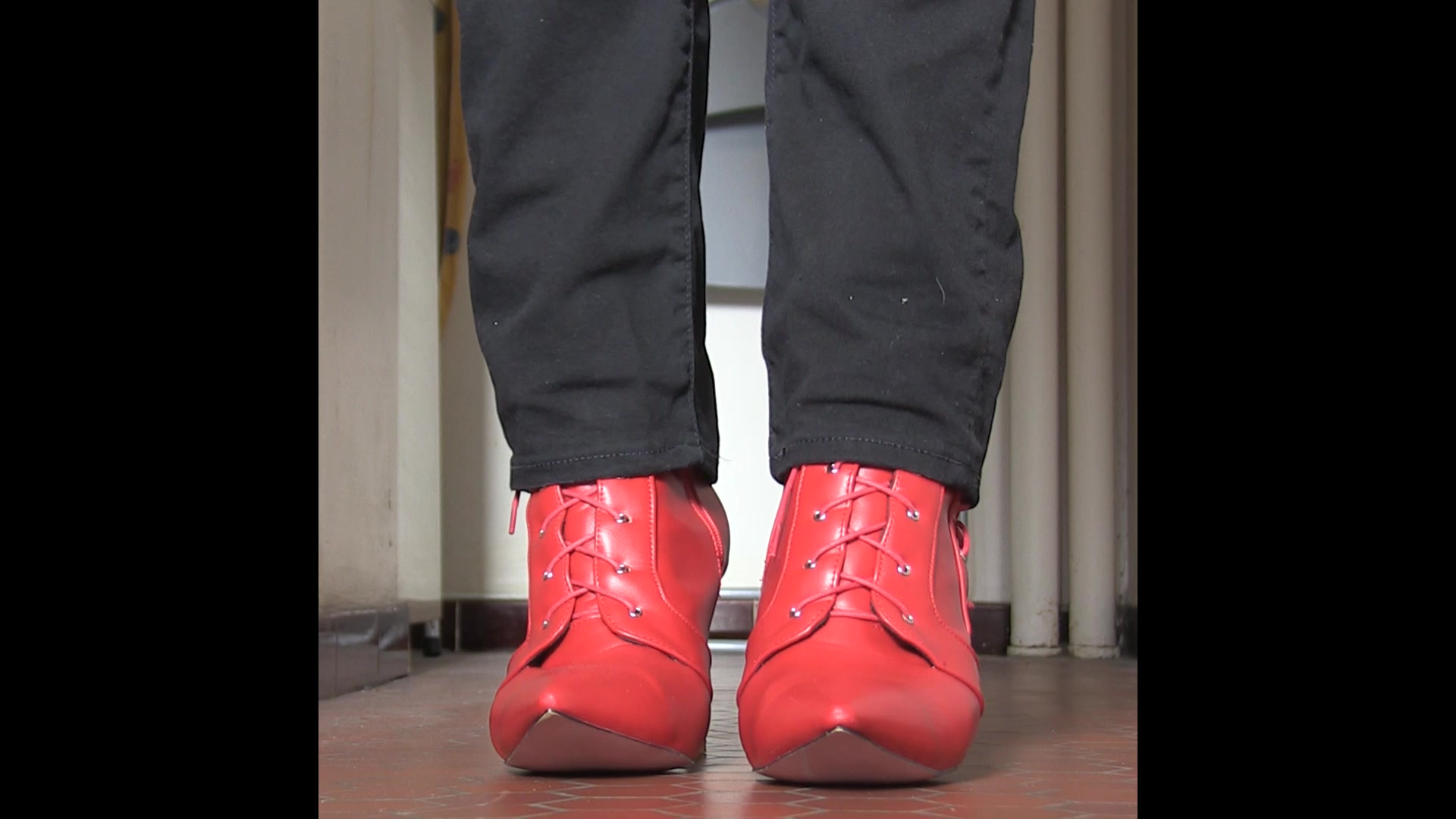 2018-06-10 Red Boots