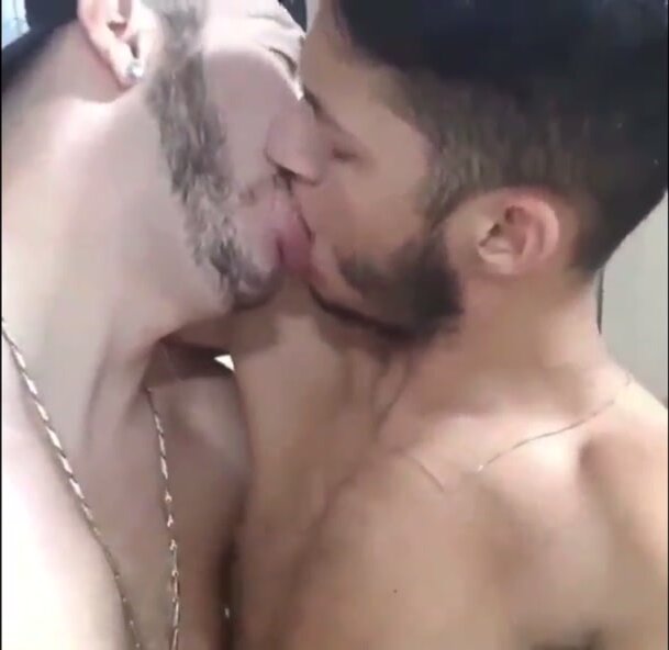 Brazilian Tongue kissing