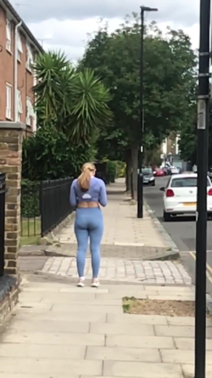 Fit blonde pawg in the street