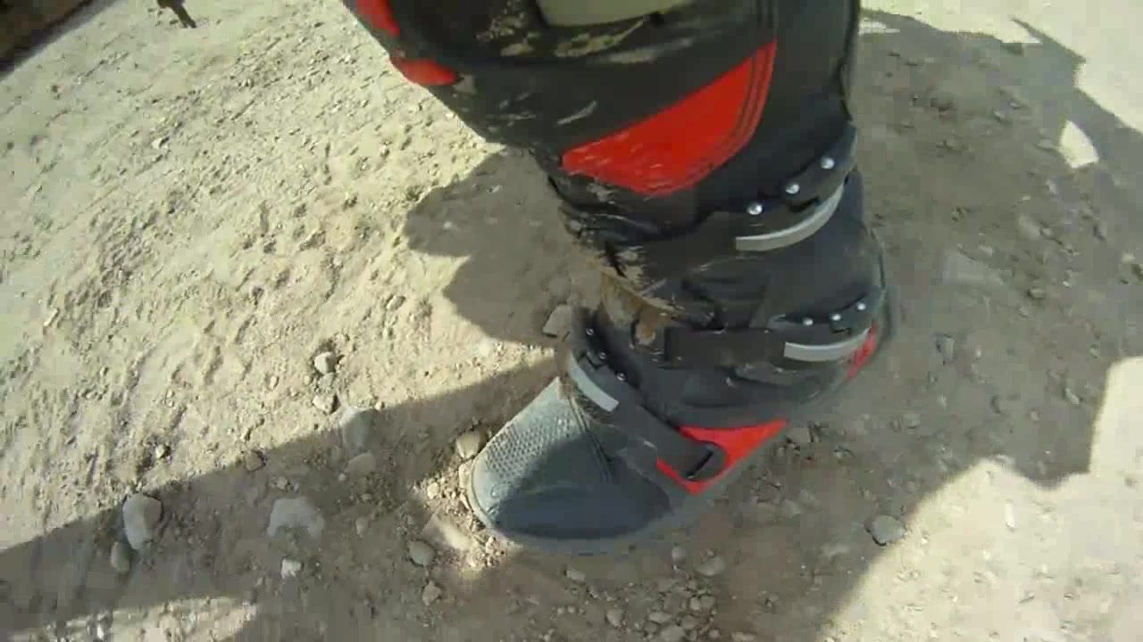 Racing moto boots