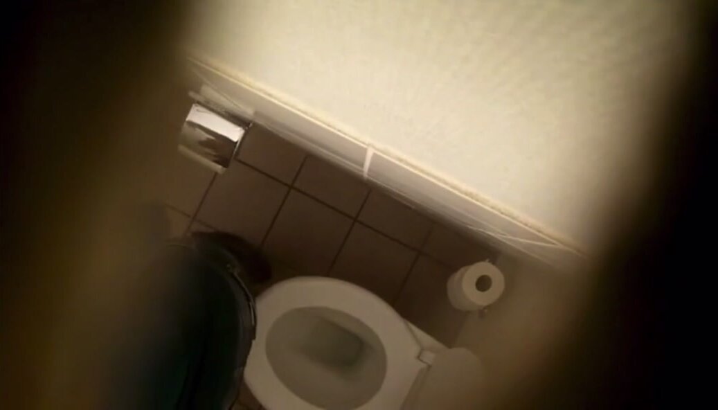 Pooping toilet public