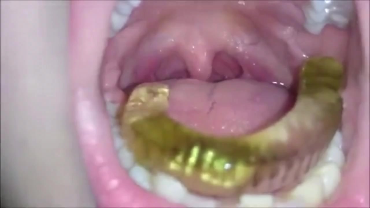 Sexy Mouth Swallow Gummy