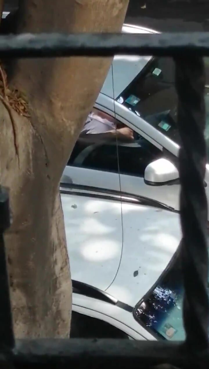 Spying taxi driver piss