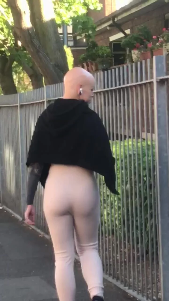 Bald pawg