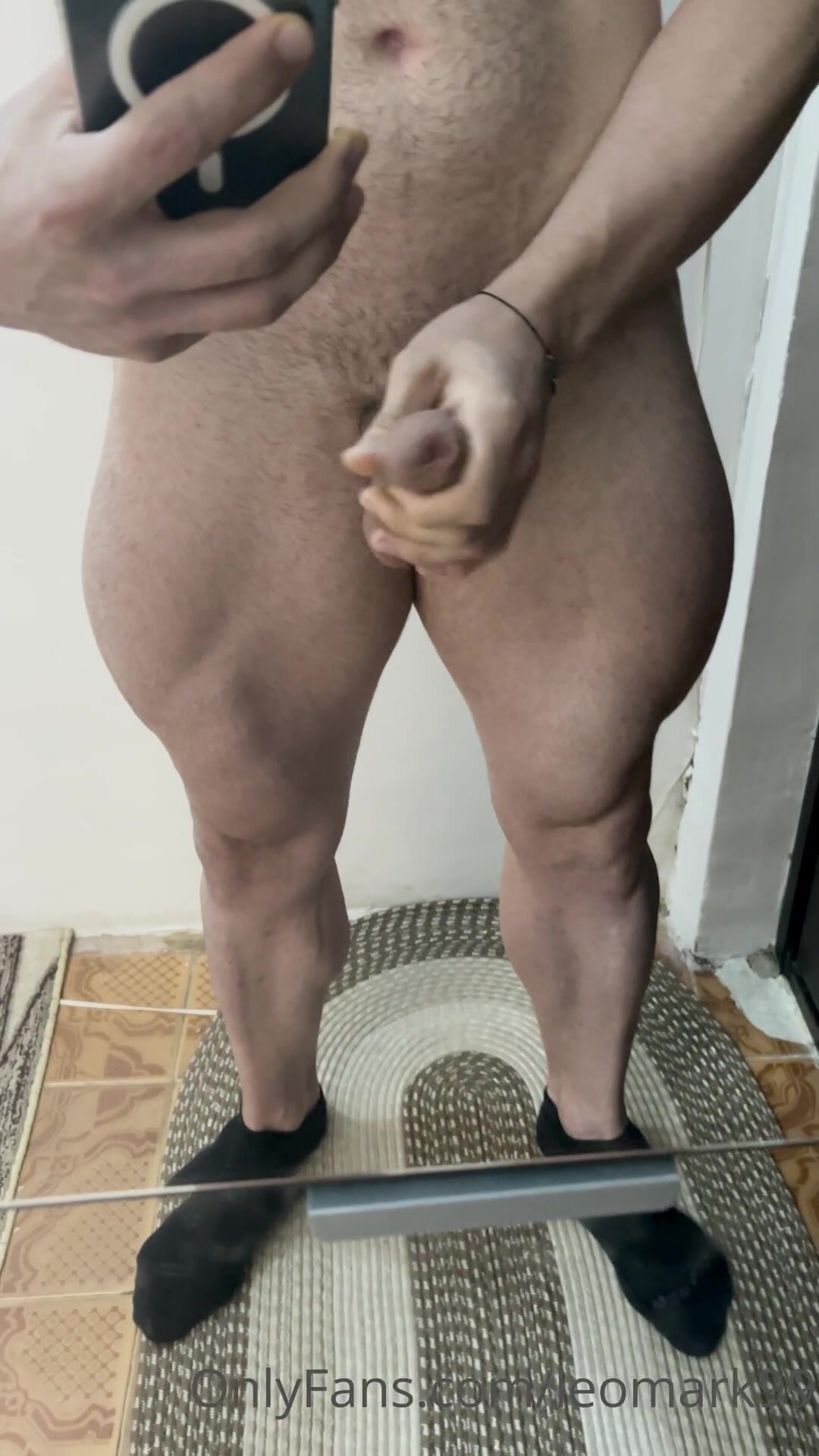 Muscle Mirror Jerkoff