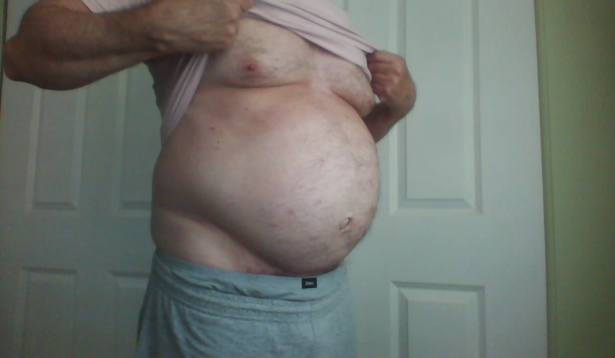 Dudes, Do you Think I Have A Big Belly?