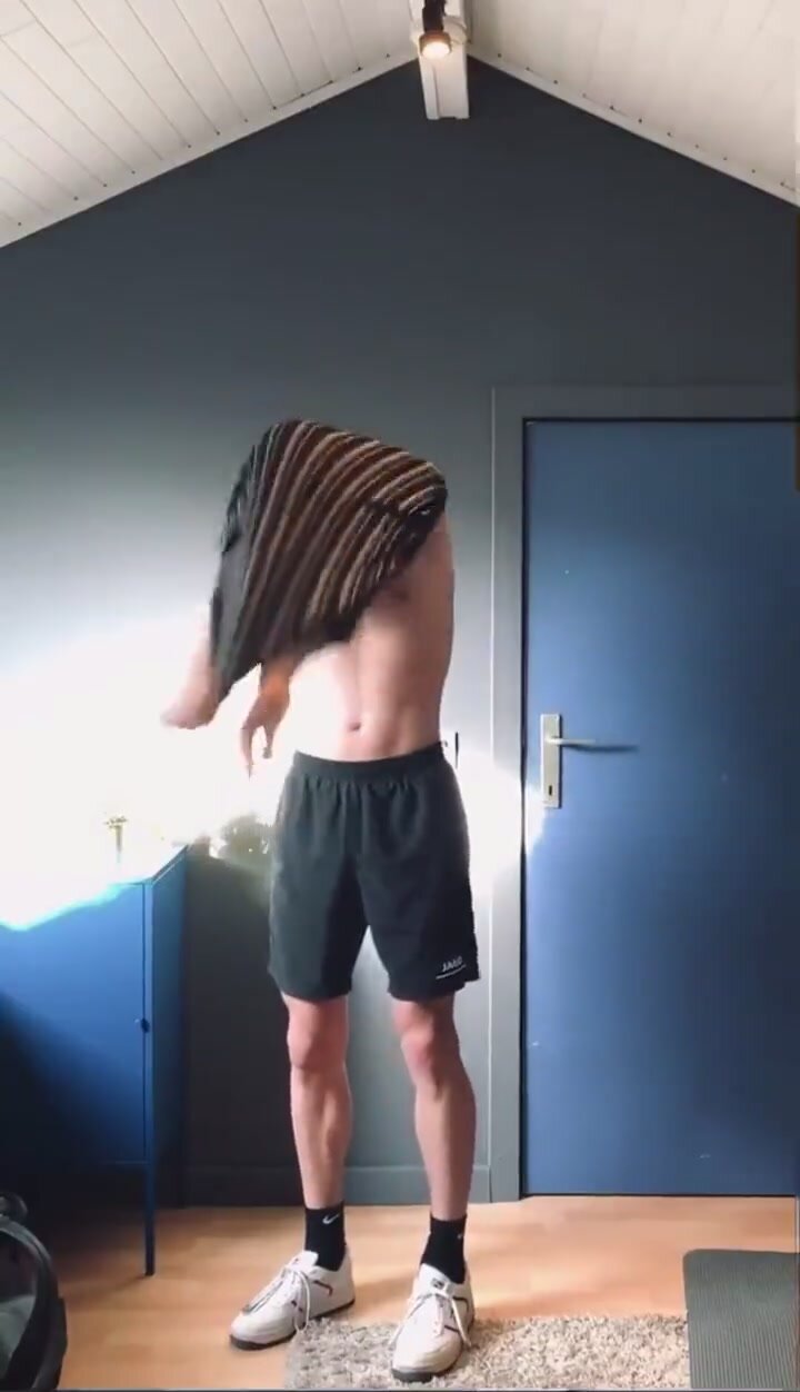 Strip Tease - video 7