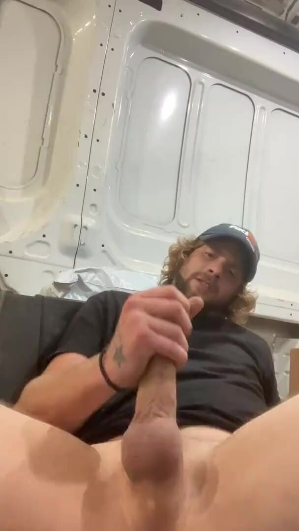 Delivery bro edges on bate break