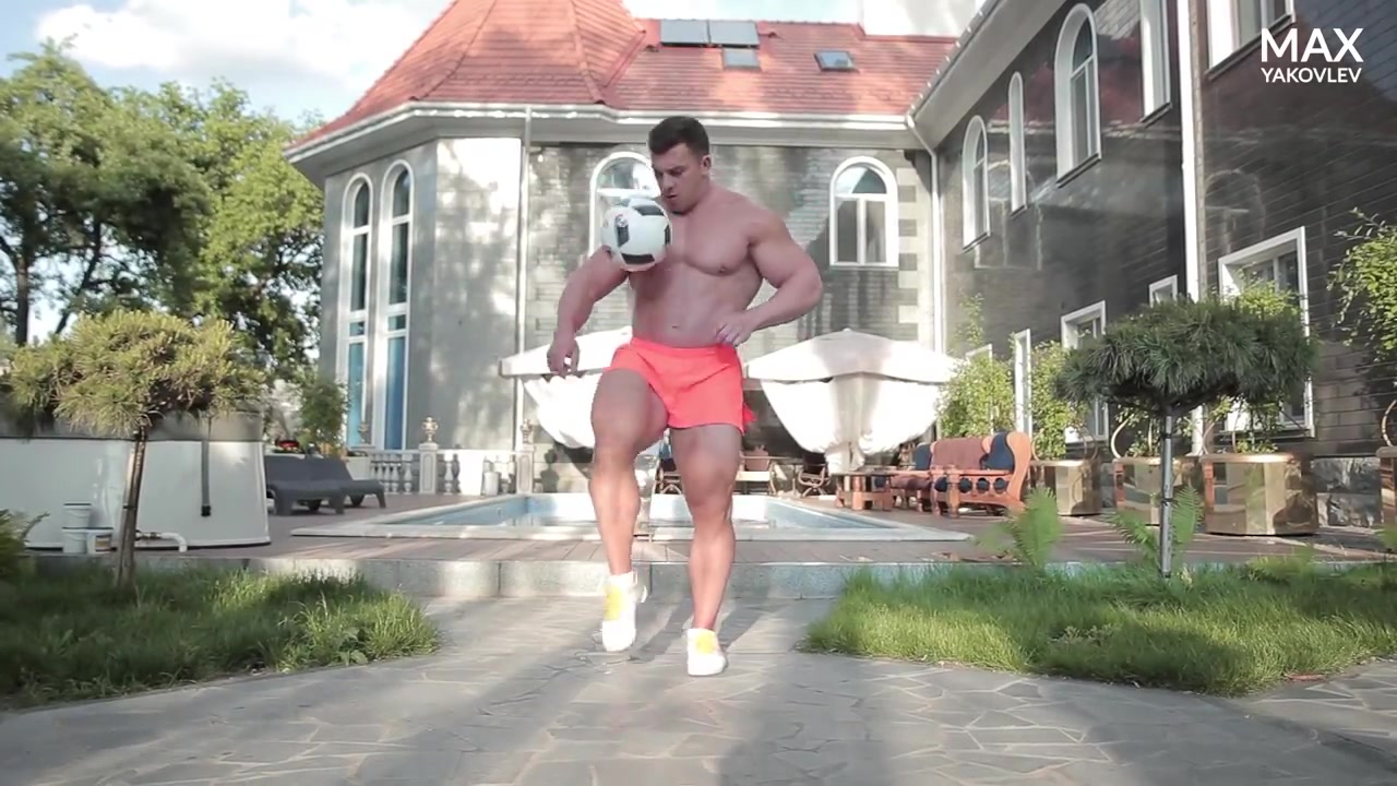 Russian muscle player
