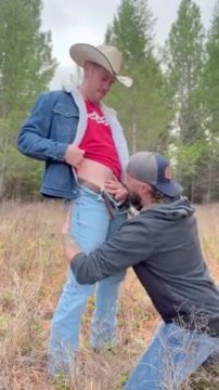 Cowboy cruising for a fuck hooks up and fucks outdoors