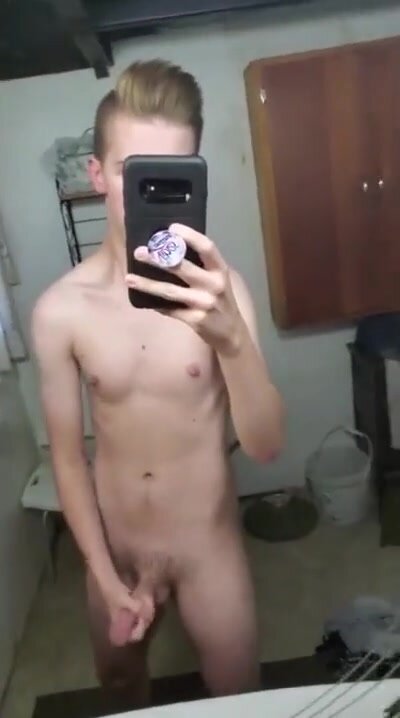 Horny boy cum on the sink - video 2
