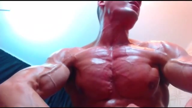 MUSCLE HOTTIE JO WEBCAM (204)