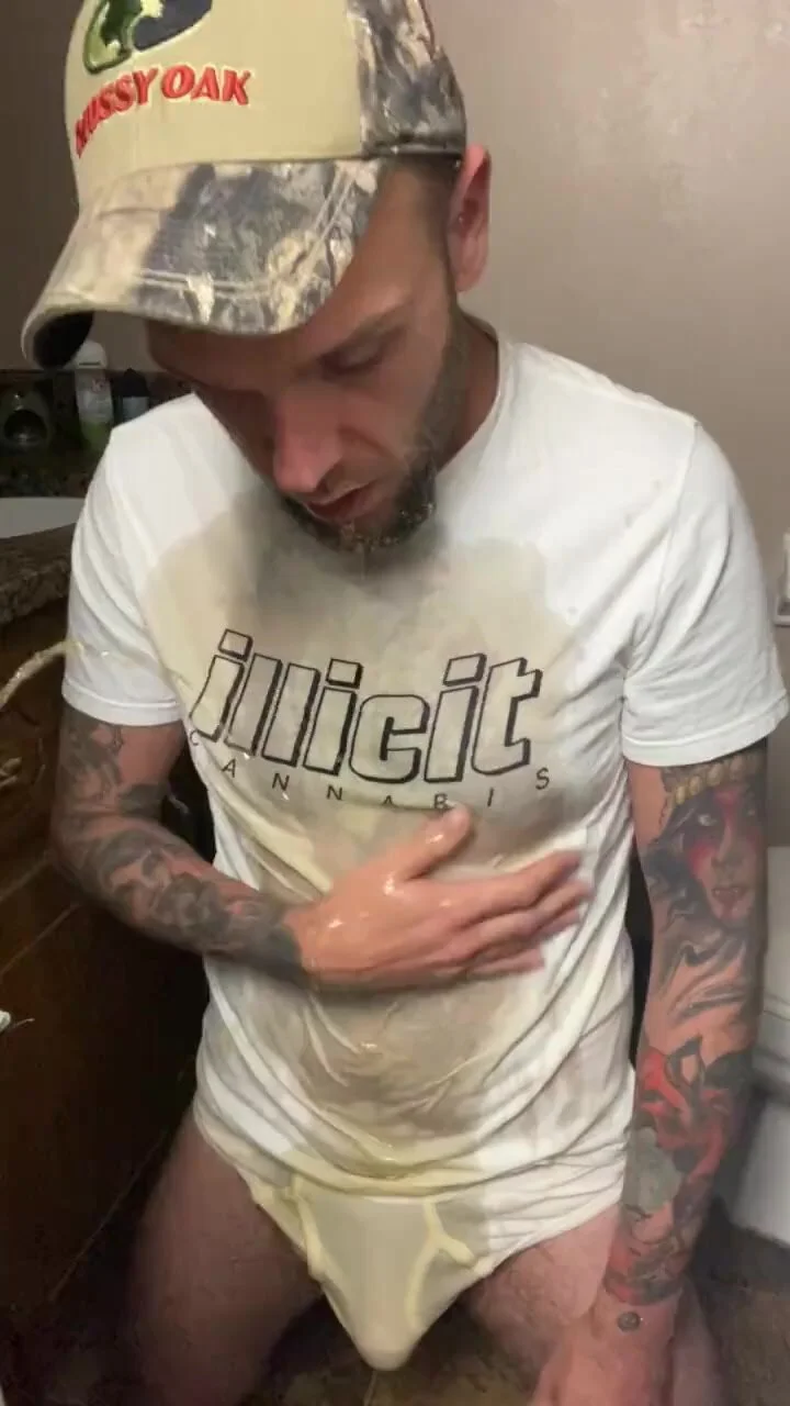 Redneck boys golden shower - ThisVid.com