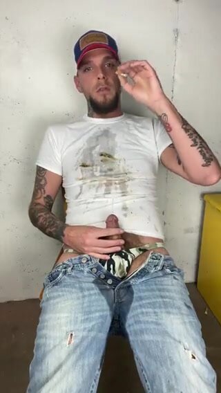 Redneck smoker pissing