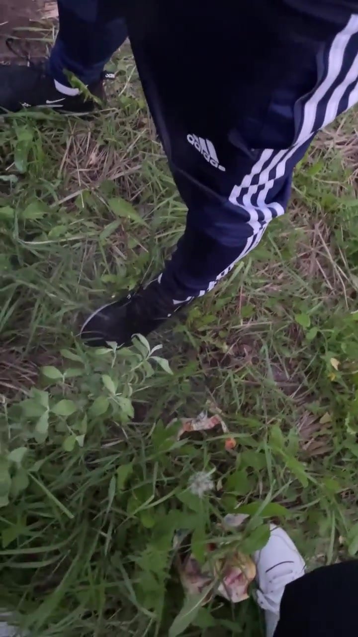 Trackie gear outdoor boys pissing