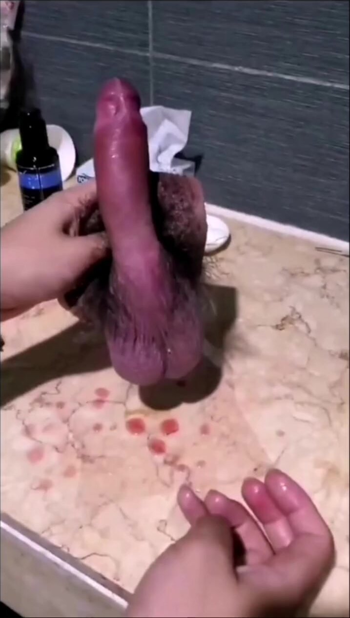 717px x 1265px - Cock and balls totally cut off - ThisVid.com