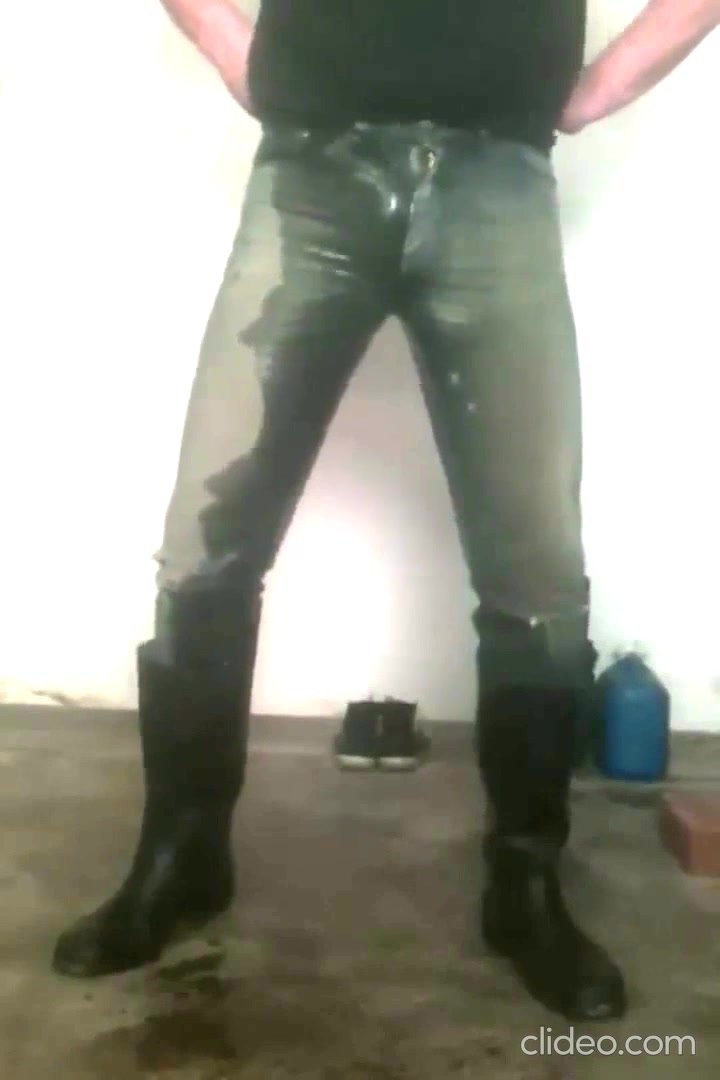 Piss in my tight Levis  ans Boots
