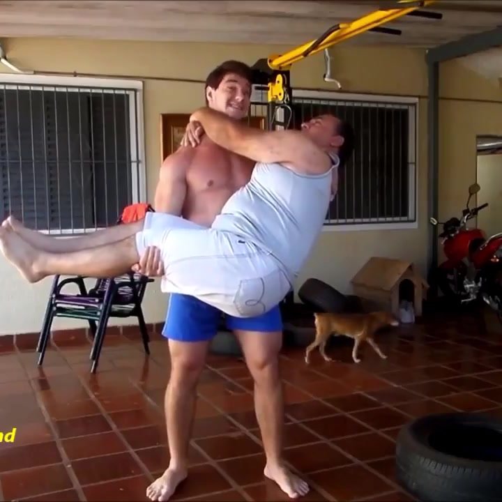 italian muscle stud uses his fat twink