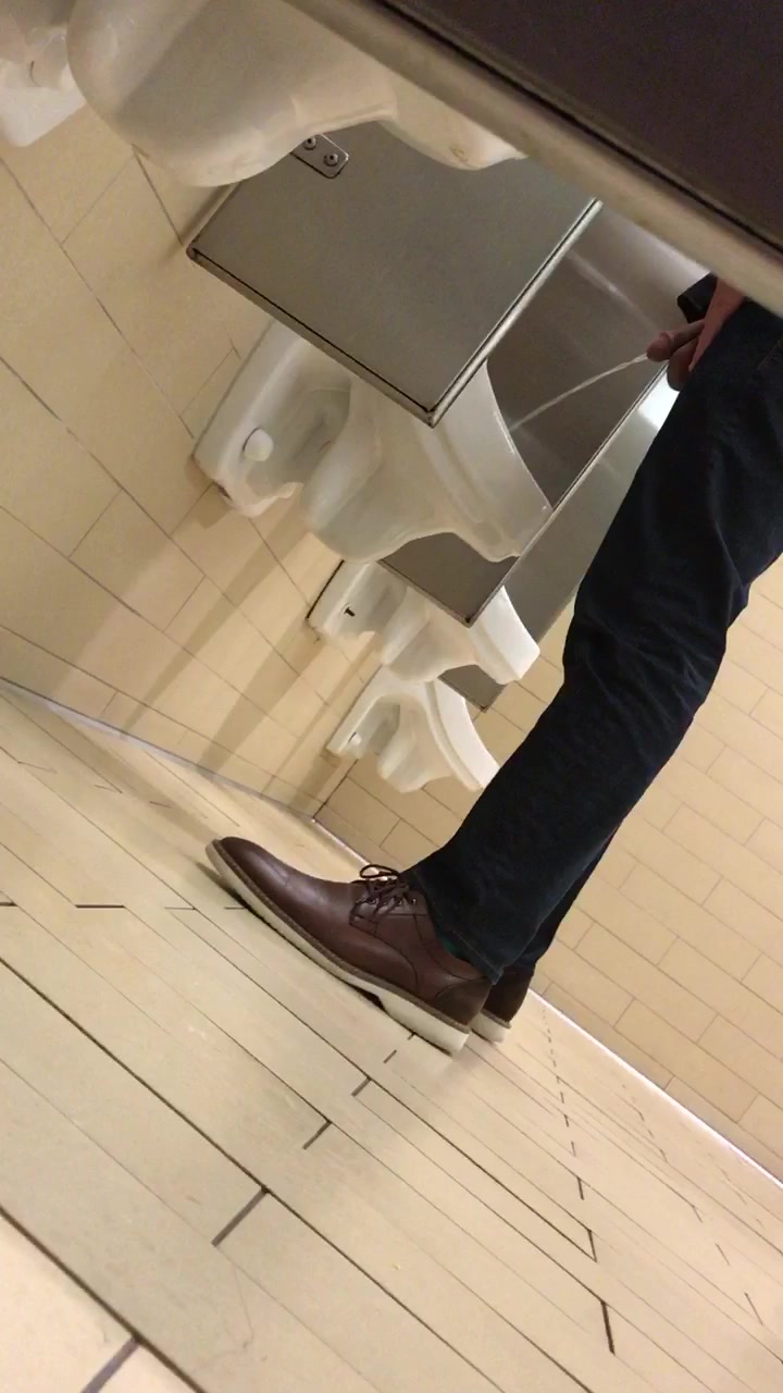 Urinal spy 4