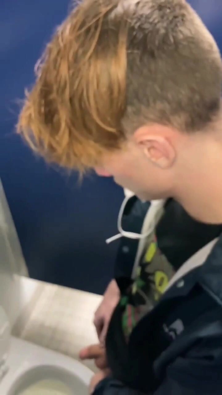 Piss boy - video 21