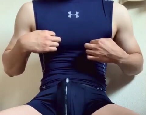 Under Armour Thong Porn - Cum in underwear: Guy Rubs Her Nipples Until Heâ€¦ ThisVid.com
