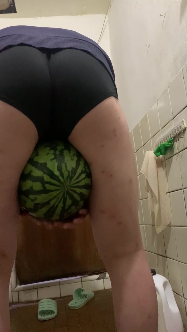Standing headscissor training by melon