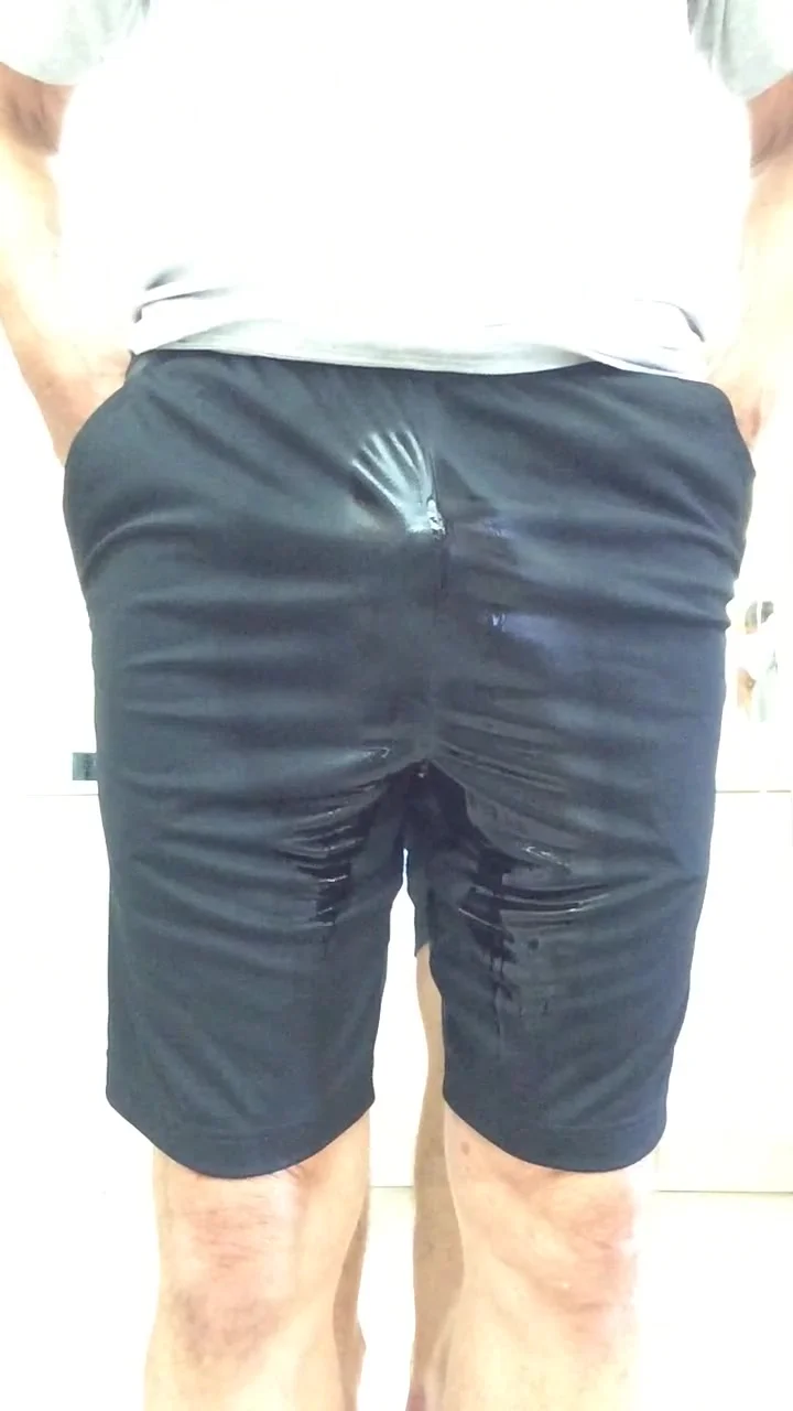 Peed my Nike shorts - ThisVid.com